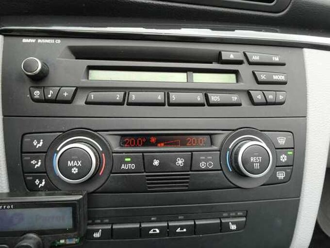 BMW 118d Cabrio 2.0D 136pk AUTOMAAT Leder '09 158000km (87800)