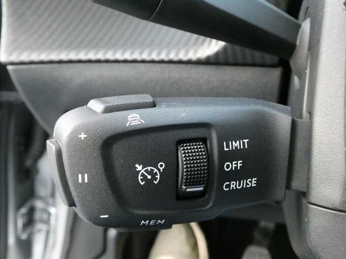 Peugeot 208 1.2 i benzine 100pk Allure 02/2024 23000km (16898)