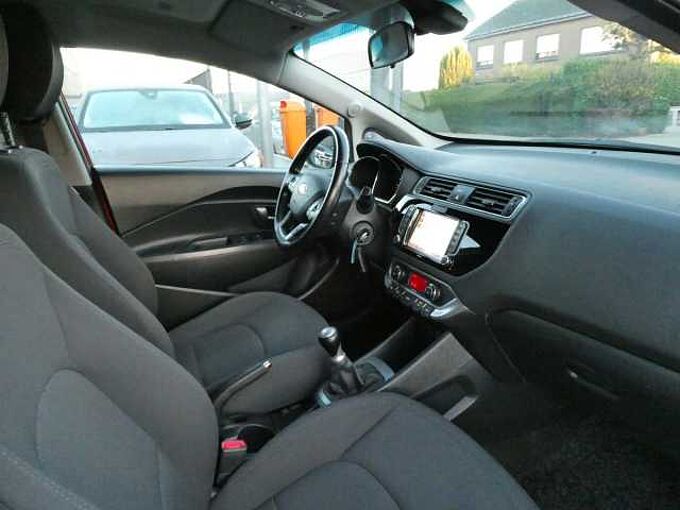 Kia Rio 1.2 i benzine 85pk 5d Business Luxe Camera '16 133000km (92591)