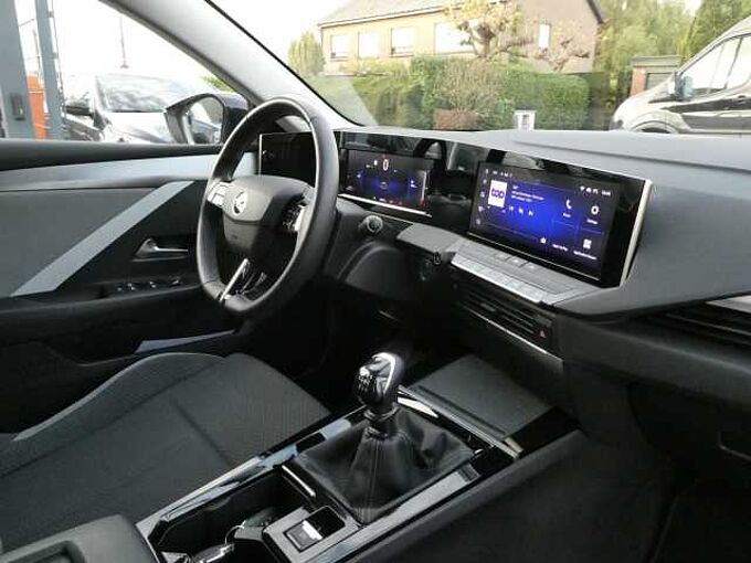 Opel Astra 5d 1.2 i benzine 110pk Business '23 53000km (09657)