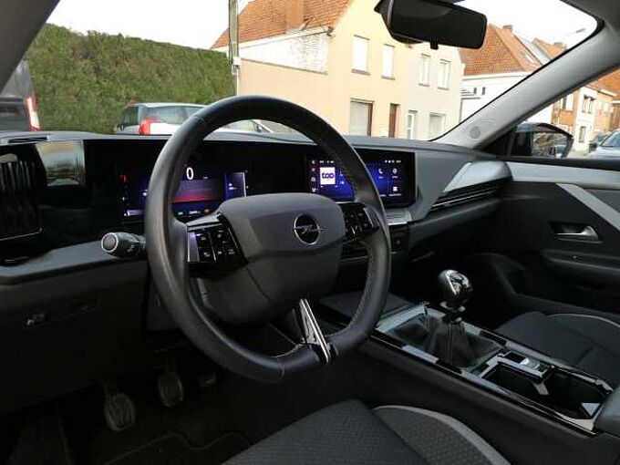 Opel Astra 5d 1.2 i benzine 110pk Business '23 53000km (09657)