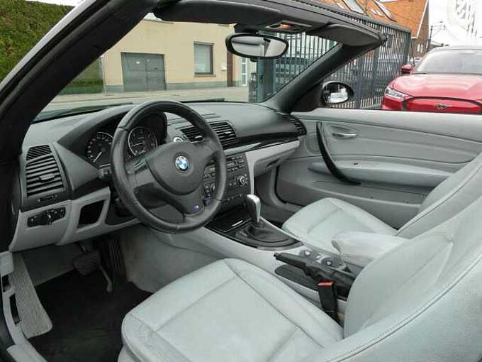 BMW 118d Cabrio 2.0D 136pk AUTOMAAT Leder '09 158000km (87800)