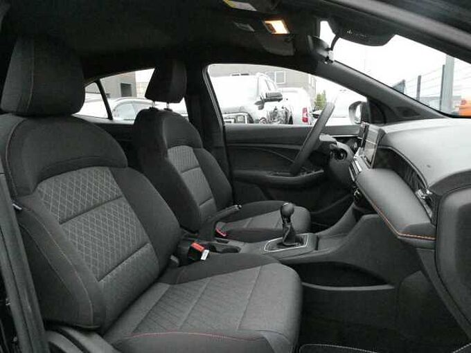 MG MG3 1.5 i 115pk Comfort stockwagen 09/2025 20km (11833)