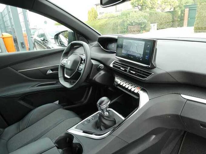 Peugeot 5008 1.2 i 130pk 7 plaatsen Allure Camera ACC BLIS '24 30000km (16622)