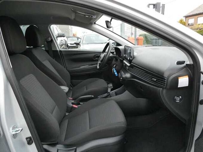 Hyundai i20 1.0 T-GDi MHEV 120pk Automaat Business Camera '23 60000km (50191)