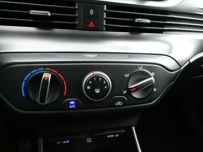 Hyundai i20 1.0 T-GDi MHEV 120pk Automaat Business Camera '23 60000km (50191)