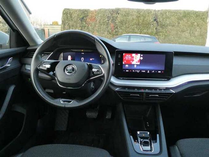 SKODA Octavia Break 1.0 i MHEV 110pk Automaat Business Luxe Trekhaak '21 74000km (27903)