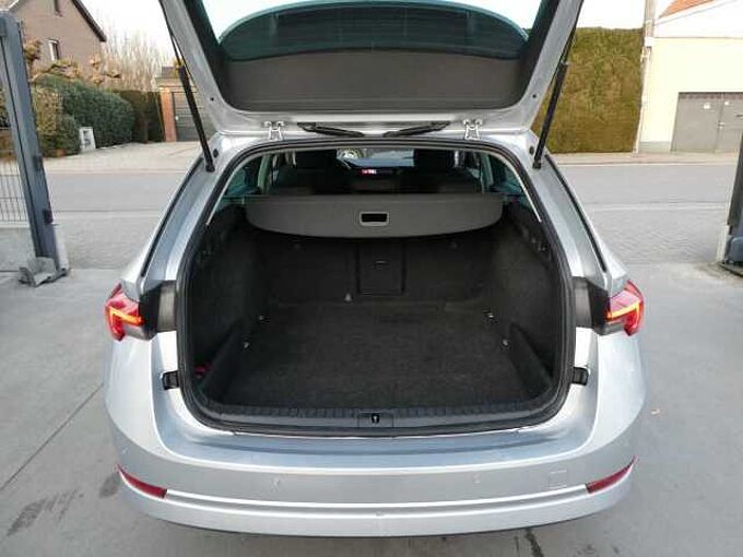 SKODA Octavia Break 1.0 i MHEV 110pk Automaat Business Luxe Trekhaak '21 74000km (27903)