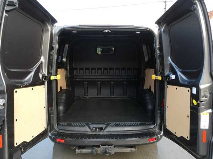 Ford Transit Custom L1 Multi-Use 6pl 2.0 TDCi 130pk Limited '20 136000km (36384)