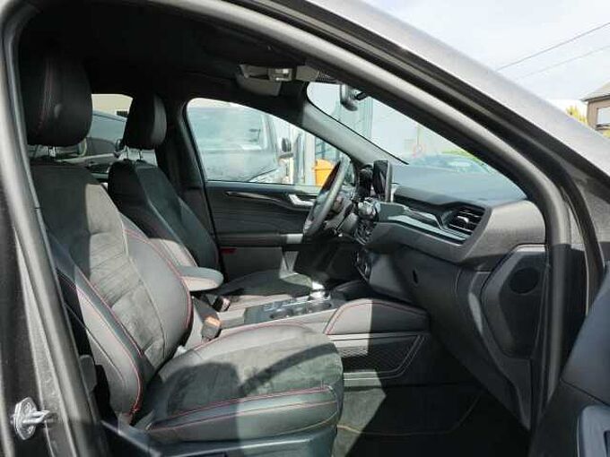 Ford Kuga ST-Line X 2.0 TDCi 120pk Automaat Trekhaak Full '23 31000km (40425)