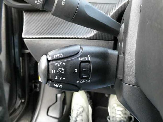 Peugeot 2008 Electric 136pk Allure '22 54000km (24208)