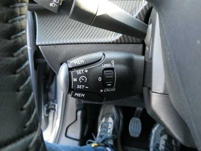 Peugeot 208 1.2 i benzine 100pk 5d Allure 360° Camera BLIS '24 14000km (81064)