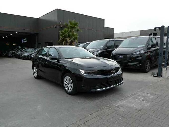 Opel Astra 1.2 i benzine 110pk Business 5d '23 49000km (01819)
