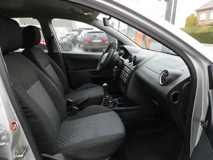 Ford Fiesta 1.4 TDCi 68pk 5d Trend Airco '05 garantie (36964)