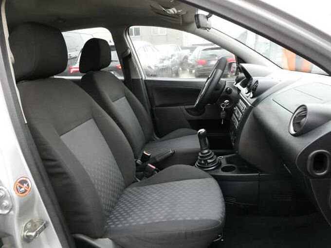 Ford Fiesta 1.4 TDCi 68pk 5d Trend Airco '05 garantie (36964)