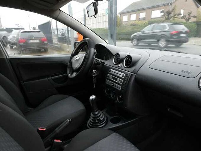 Ford Fiesta 1.4 TDCi 68pk 5d Trend Airco '05 garantie (36964)
