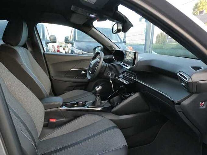 Peugeot 2008 1.2 i benzine 100pk Allure Camera '24 11000km (25189)