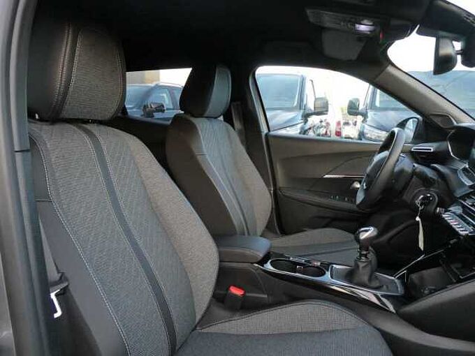 Peugeot 2008 1.2 i benzine 100pk Allure Camera '24 11000km (25189)