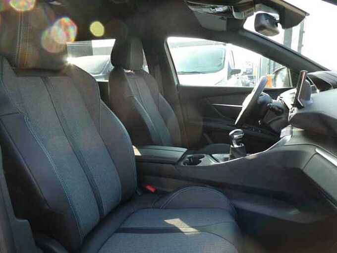 Peugeot 5008 1.2 i benzine 130pk 7plaats Allure Camera ACC BLIS '24 22000km (12391)