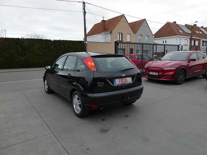 Ford Focus 1.6 i benzine 100pk 5d Business Trekhaak '02 garantie (31458)