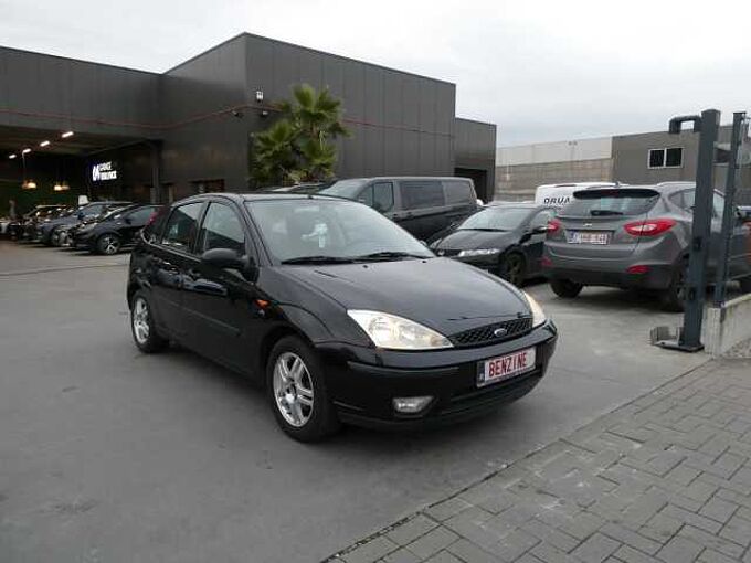 Ford Focus 1.6 i benzine 100pk 5d Business Trekhaak '02 garantie (31458)