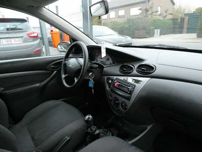 Ford Focus 1.6 i benzine 100pk 5d Business Trekhaak '02 garantie (31458)