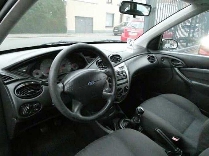 Ford Focus 1.6 i benzine 100pk 5d Business Trekhaak '02 garantie (31458)