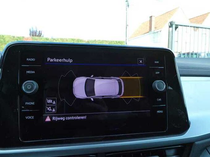 Volkswagen T-Roc 1.0 TSi 115pk Business Luxe '25 20000km (30527)