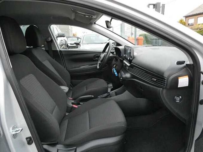 Hyundai i20 1.0 T-GDi MHEV 120pk Automaat Business Camera '23 60000km (50191)