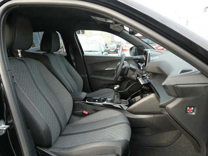 Peugeot 2008 1.2 i benzine 100pk Allure Camera '24 11000km (67782)