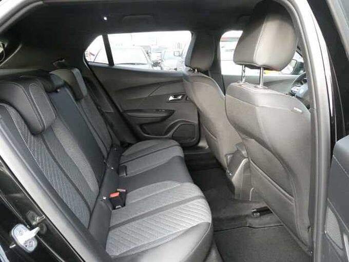 Peugeot 2008 1.2 i benzine 100pk Allure Camera '24 11000km (67782)