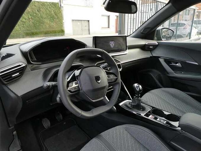 Peugeot 2008 1.2 i benzine 100pk Allure Camera '24 11000km (67782)