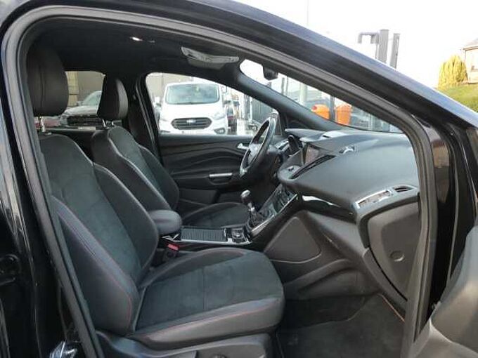 Ford Kuga 1.5 i ecoboost 120pk ST-Line Camera Trekhaak '19 70000km (62046)