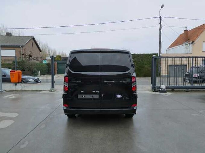 Ford Transit Custom L2 Multi-Use 6pl 2.0 TDCi 170pk Automaat Limited Luxe STOCK (89598)