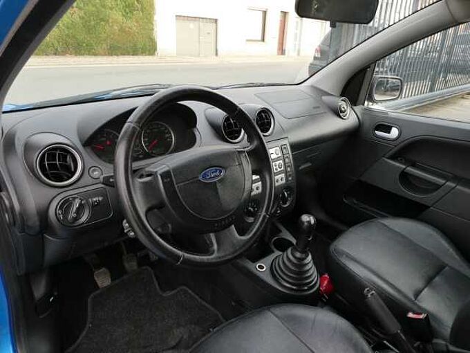Ford Fiesta 1.6 i benzine 100pk 5d Trend Airco Leder '04 garantie (53459)