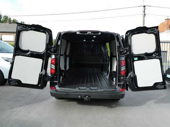 Ford Transit Custom 320L L2 2.0 TDCi 136pk 3pl Trend Luxe Leder Trekhaak STOCK