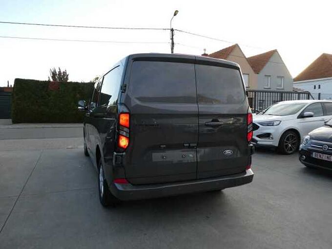 Ford Transit Custom L2 Multi-Use 5pl 320L 2.0 TDCi 136pk Limited Luxe STOCK