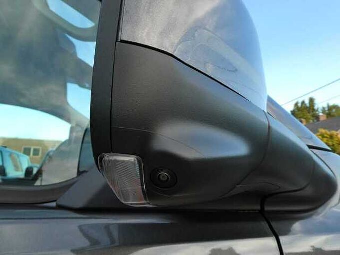 Ford Transit Custom L2 Multi-Use 5pl 320L 2.0 TDCi 136pk Limited Luxe STOCK