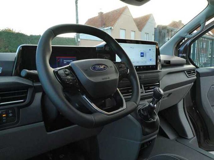 Ford Transit Custom L2 Multi-Use 5pl 320L 2.0 TDCi 136pk Limited Luxe STOCK