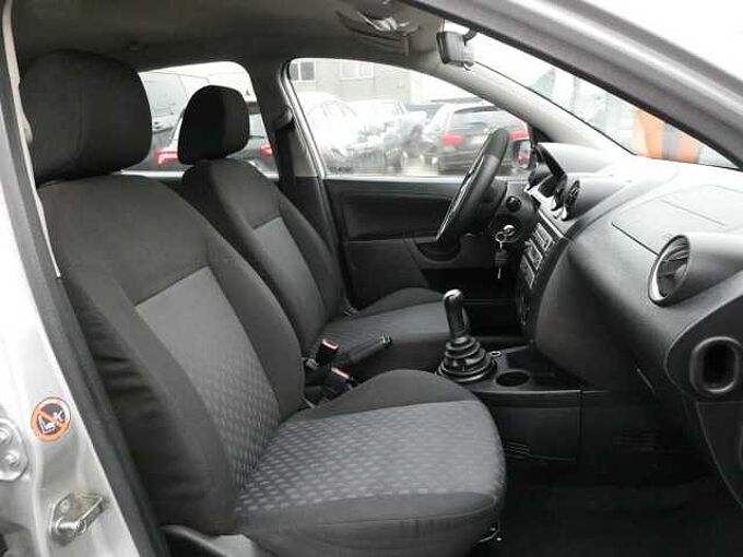 Ford Fiesta 1.4 TDCi 68pk 5d Trend Airco '05 garantie (36964)