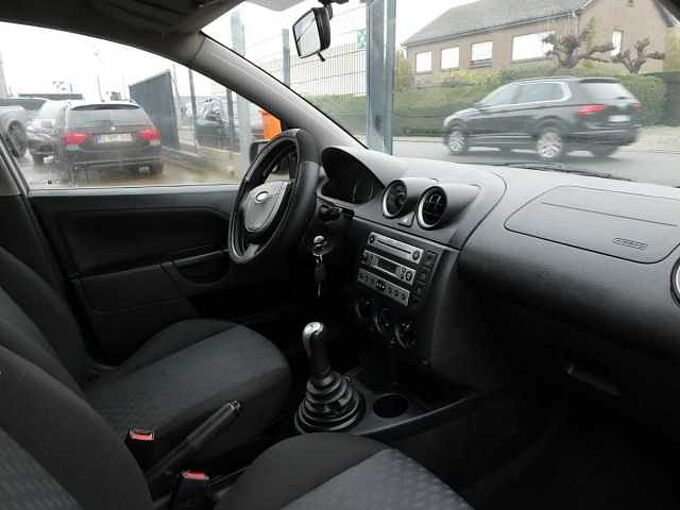 Ford Fiesta 1.4 TDCi 68pk 5d Trend Airco '05 garantie (36964)