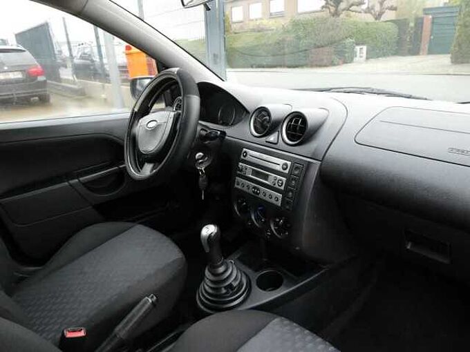 Ford Fiesta 1.4 TDCi 68pk 5d Trend Airco '05 garantie (36964)