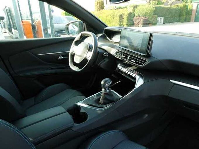 Peugeot 5008 1.2 i benzine 130pk 7plaats Allure Camera ACC BLIS '24 22000km (12391)