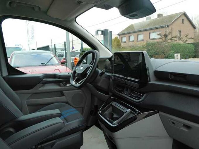 Ford Transit Custom L1 Multi-Use SPORT 5pl 2.5 i PHEV 225pk Automaat STOCK (08435)