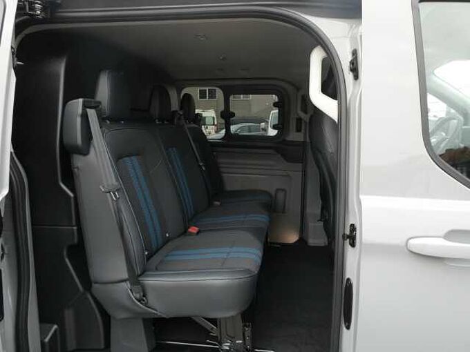 Ford Transit Custom L1 Multi-Use SPORT 5pl 2.5 i PHEV 225pk Automaat STOCK (08435)