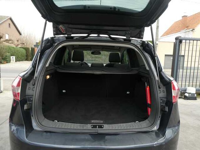 Ford Kuga 2.0 TDCi 136pk Titanium Pano Trekhaak '08 garantie (47952)