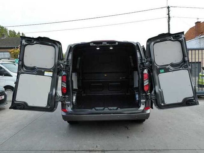 Ford Transit Custom L2 Multi-Use 6pl 2.0 TDCi 170pk Automaat Limited Luxe STOCK (10422)