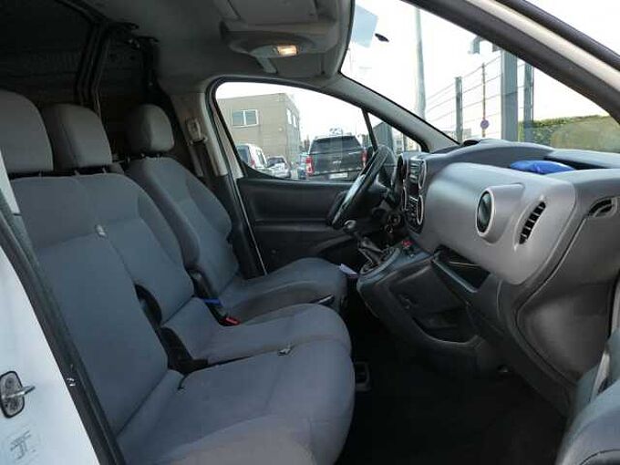 Peugeot Partner 1.6 HDi 75pk 3pl Lichte Vracht BTW '14 197000km (71372)
