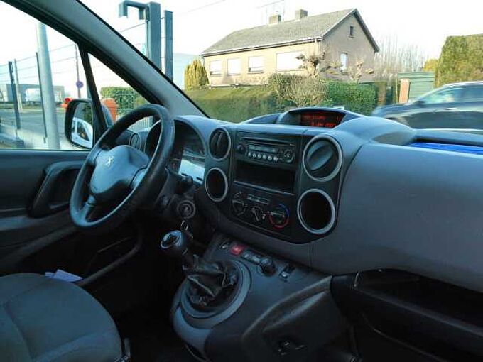 Peugeot Partner 1.6 HDi 75pk 3pl Lichte Vracht BTW '14 197000km (71372)