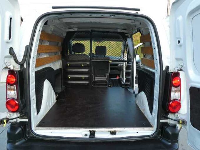 Peugeot Partner 1.6 HDi 75pk 3pl Lichte Vracht BTW '14 197000km (71372)